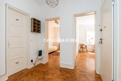 Apartamento T2 para Arrendamento em Campolide