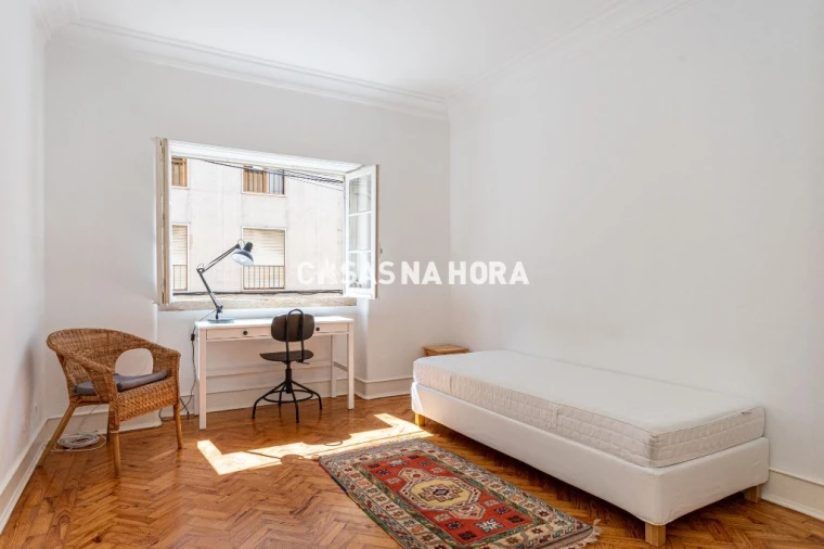 Apartamento T2 para Arrendamento em Campolide Foto 3