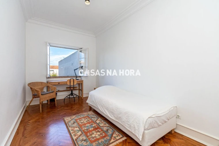 Apartamento T2 para Arrendamento em Campolide Foto 7