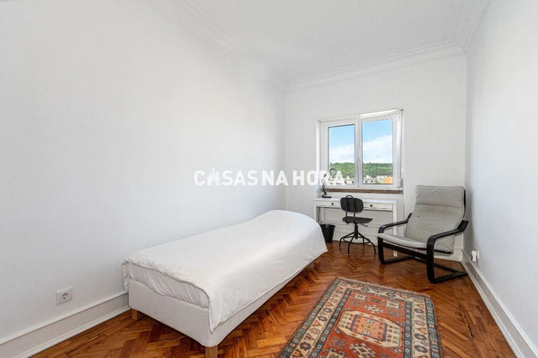 Apartamento T3 para Arrendamento em Campolide Foto 12