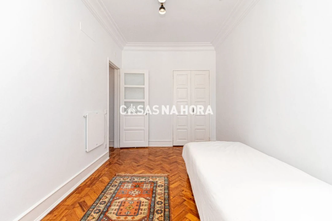 Apartamento T3 para Arrendamento em Campolide Foto 13