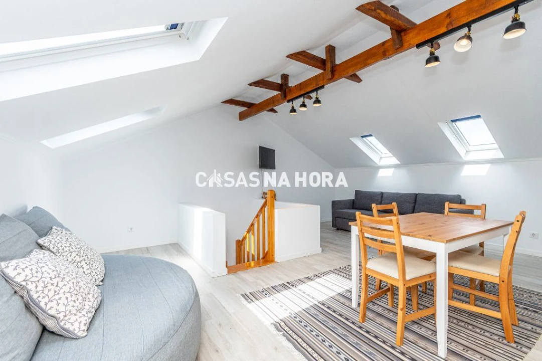 Apartamento T3 para Arrendamento em Campolide Foto 1