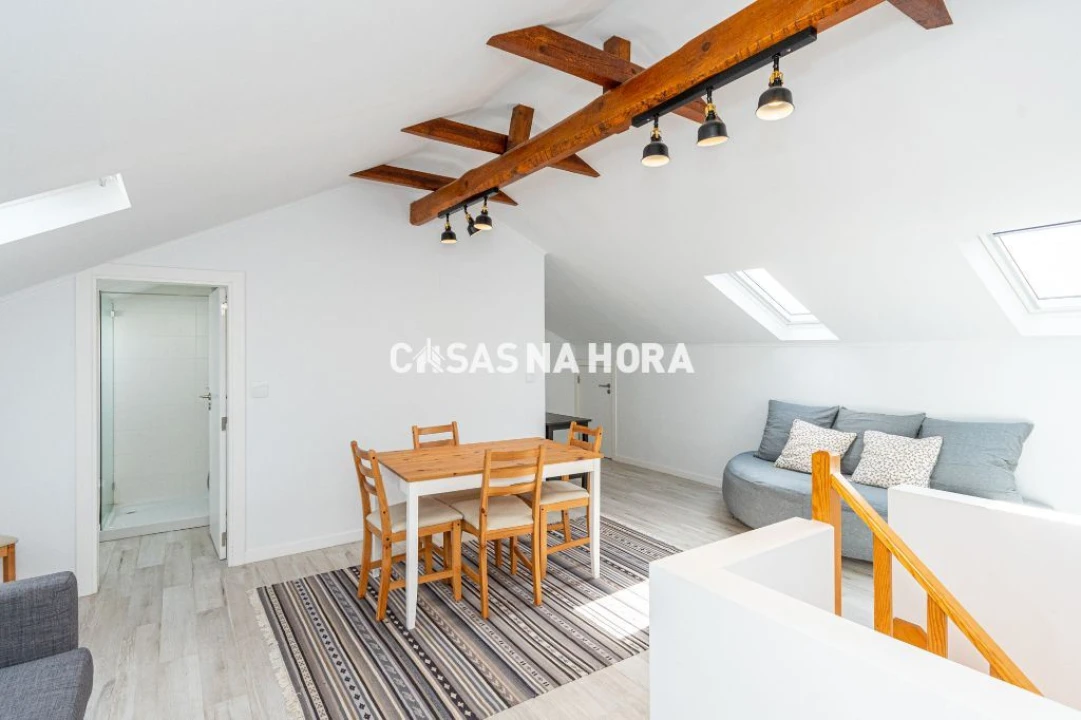 Apartamento T3 para Arrendamento em Campolide Foto 4