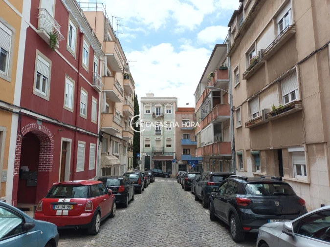 Apartamento T3 para Arrendamento em Campolide Foto 24