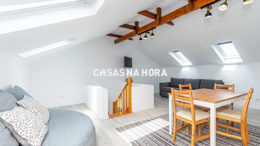 Apartamento T3 para Arrendamento em Campolide