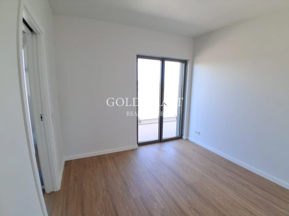 Apartamento T2 para Venda em Santo António dos Cavaleiros e Frielas Foto 16