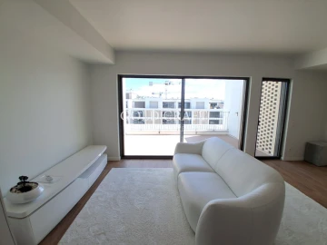Apartamento T2 para Venda em Santo António dos Cavaleiros e Frielas