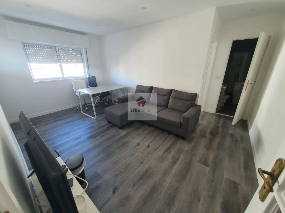 Apartamento T1 para Arrendamento em Vilar de Andorinho Foto 12
