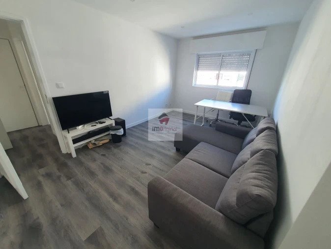 Apartamento T1 para Arrendamento em Vilar de Andorinho Foto 14