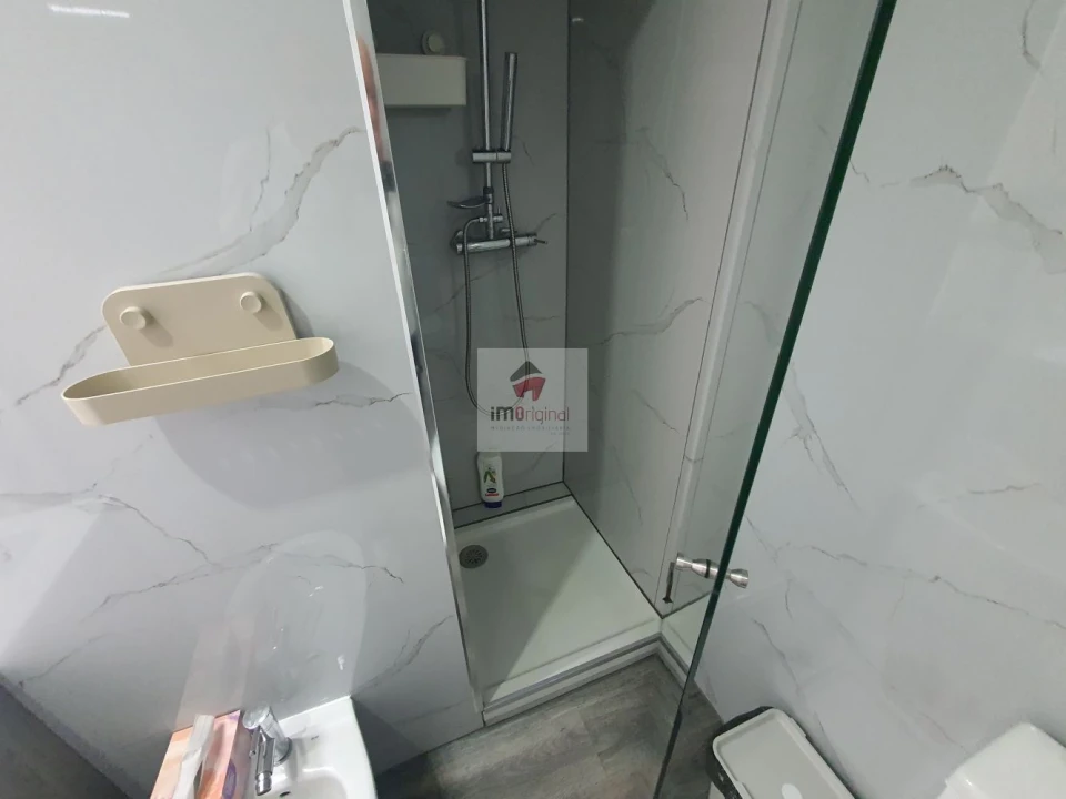 Apartamento T1 para Arrendamento em Vilar de Andorinho Foto 21