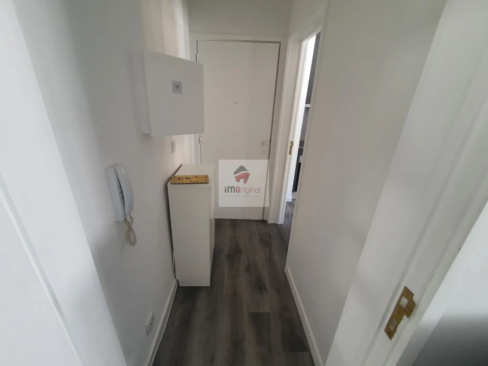 Apartamento T1 para Arrendamento em Vilar de Andorinho Foto 4