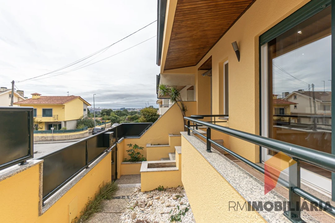 Moradia T4 para Venda em Fânzeres e São Pedro da Cova Foto 5