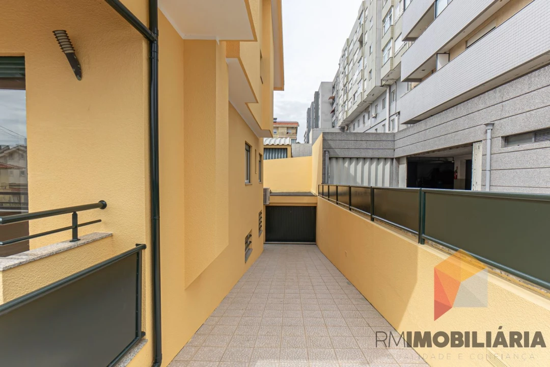 Moradia T4 para Venda em Fânzeres e São Pedro da Cova Foto 54