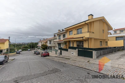 Moradia T4 para Venda em Fânzeres e São Pedro da Cova