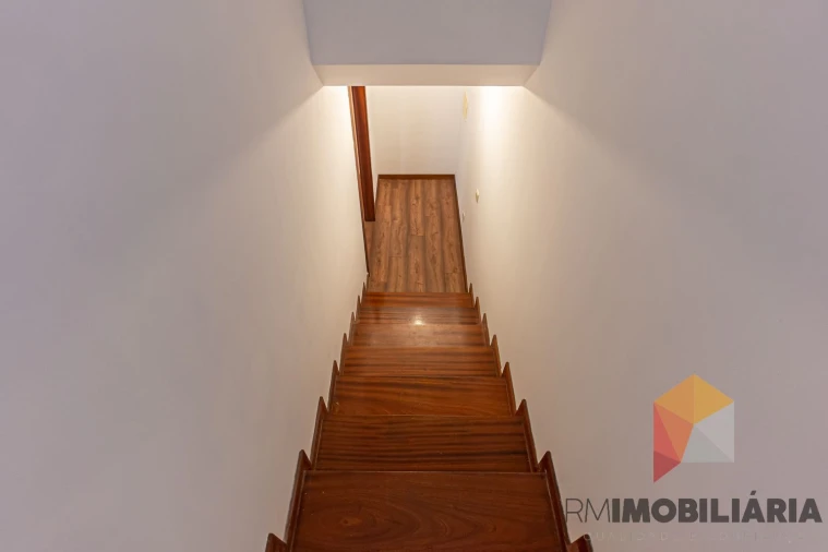 Moradia T4 para Venda em Fânzeres e São Pedro da Cova Foto 40