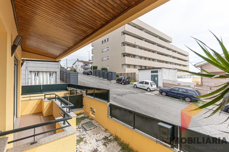 Moradia T4 para Venda em Fânzeres e São Pedro da Cova Foto 3