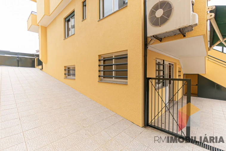 Moradia T4 para Venda em Fânzeres e São Pedro da Cova Foto 52