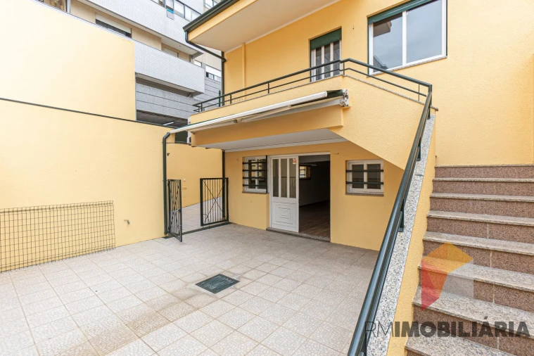 Moradia T4 para Venda em Fânzeres e São Pedro da Cova Foto 51