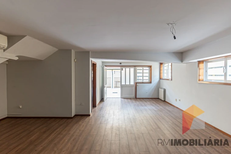 Moradia T4 para Venda em Fânzeres e São Pedro da Cova Foto 45