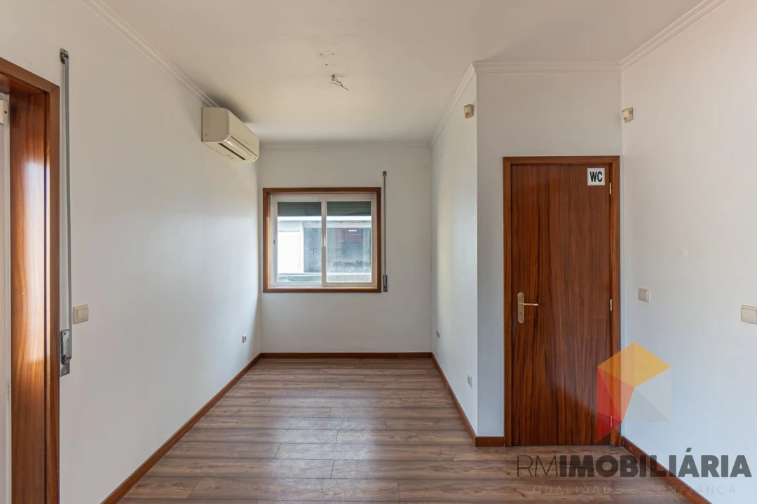 Moradia T4 para Venda em Fânzeres e São Pedro da Cova Foto 14