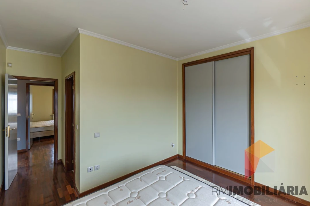 Moradia T4 para Venda em Fânzeres e São Pedro da Cova Foto 32