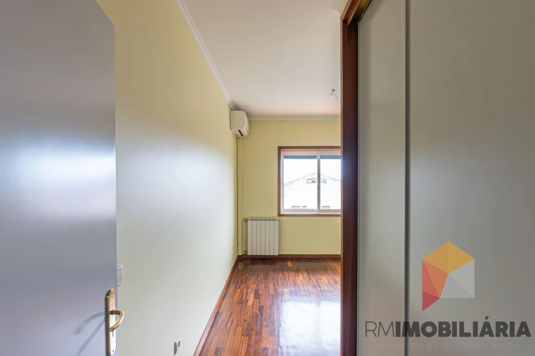 Moradia T4 para Venda em Fânzeres e São Pedro da Cova Foto 37
