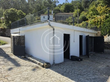 Moradia T3 para Venda em Cossourado e Linhares