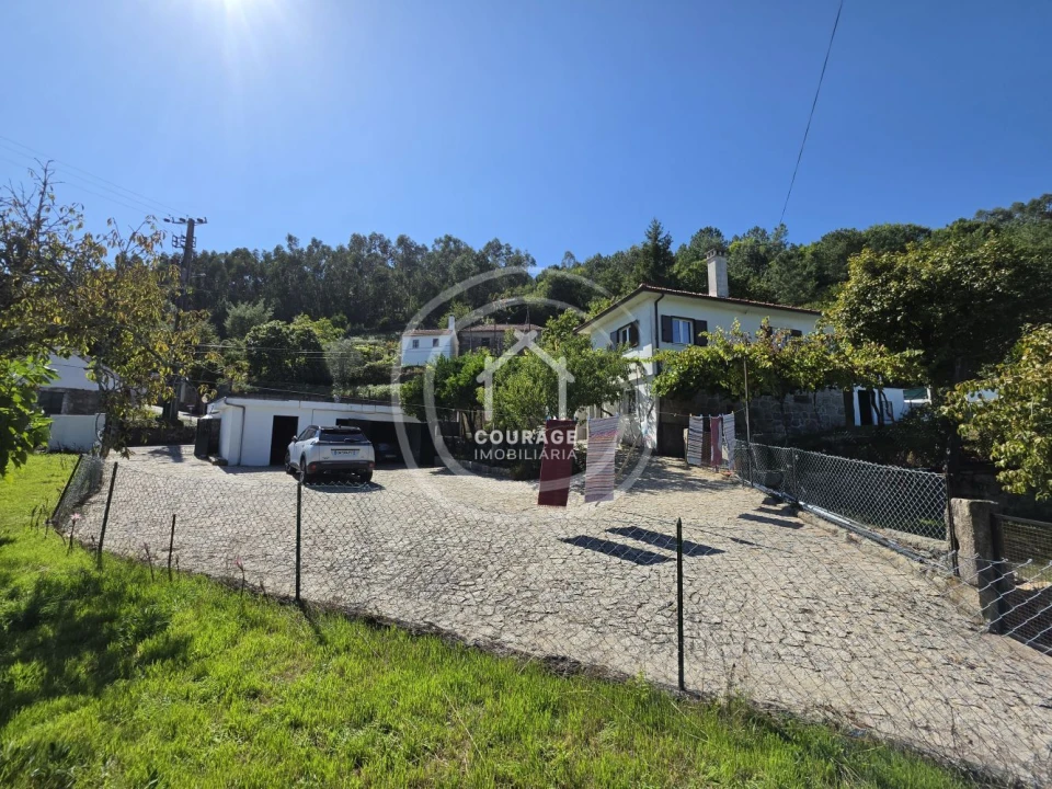 Moradia T3 para Venda em Cossourado e Linhares Foto 9