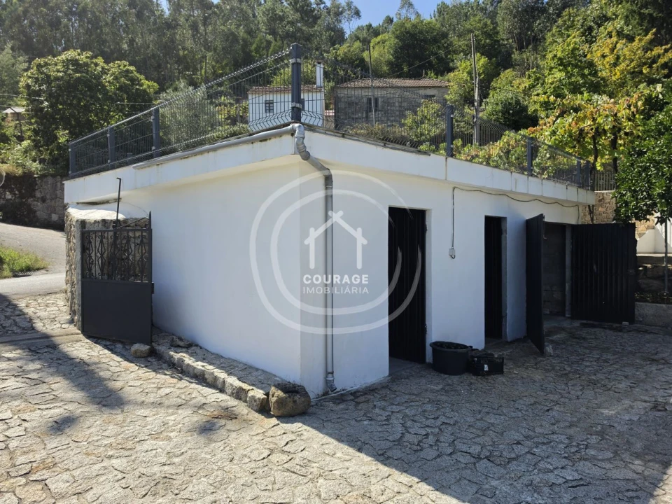 Moradia T3 para Venda em Cossourado e Linhares Foto 8