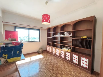 Apartamento T3 para Venda em Loures
