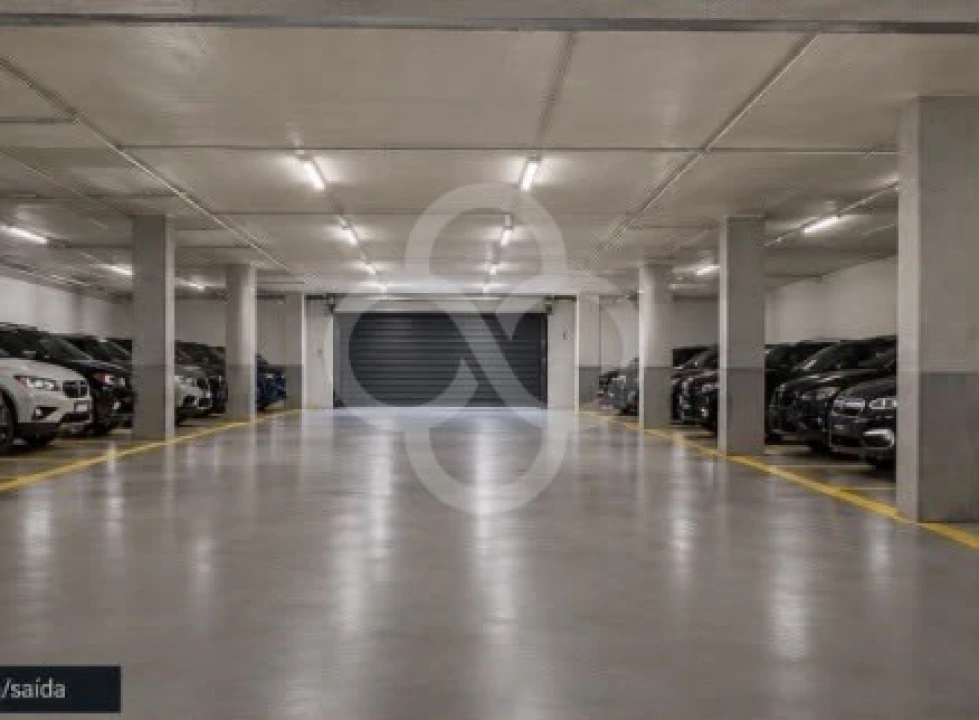Garagem para Venda em Sacavém e Prior Velho Foto 2