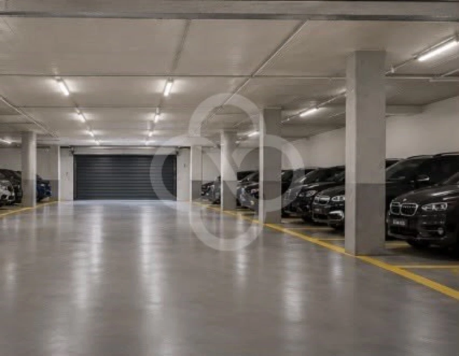Garagem para Venda em Sacavém e Prior Velho Foto 7