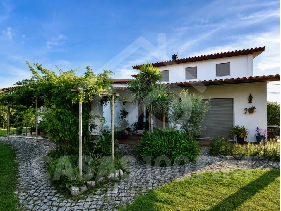 Moradia T5 para Venda em Marinha Grande Foto 1