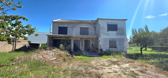 Moradia T8 para Venda em Castanheira do Ribatejo e Cachoeiras