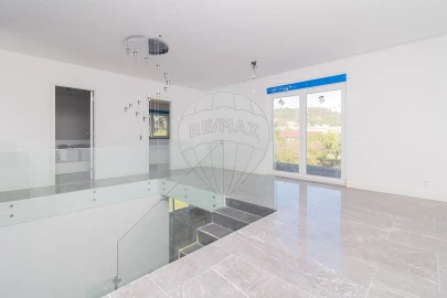 Moradia T8 para Venda em Castanheira do Ribatejo e Cachoeiras