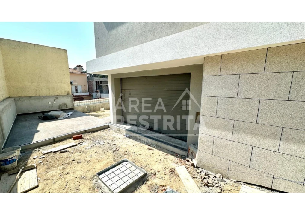 Moradia T4 para Venda em Charneca de Caparica e Sobreda Foto 10