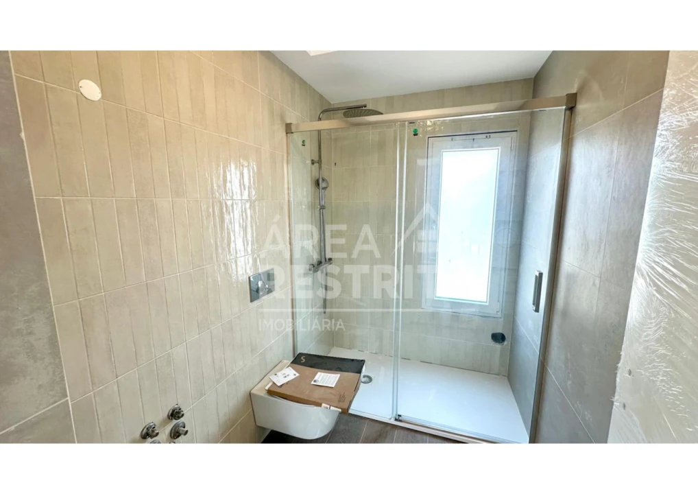 Moradia T4 para Venda em Charneca de Caparica e Sobreda Foto 26