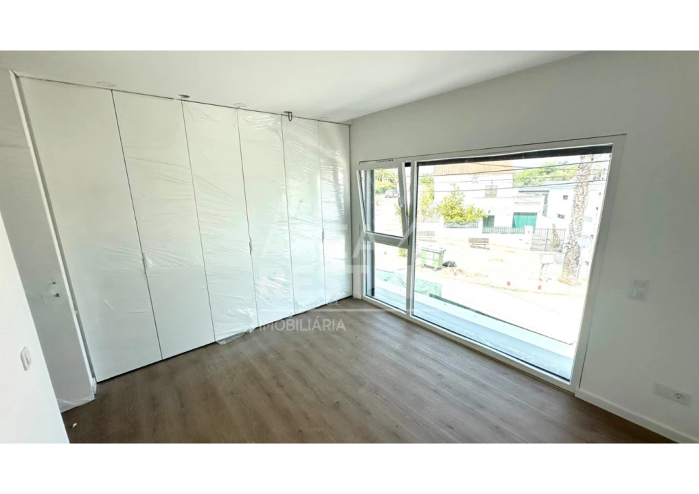 Moradia T4 para Venda em Charneca de Caparica e Sobreda Foto 31