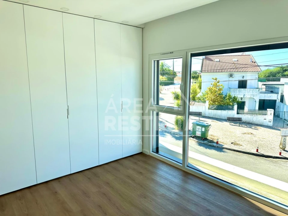 Moradia T4 para Venda em Charneca de Caparica e Sobreda Foto 21