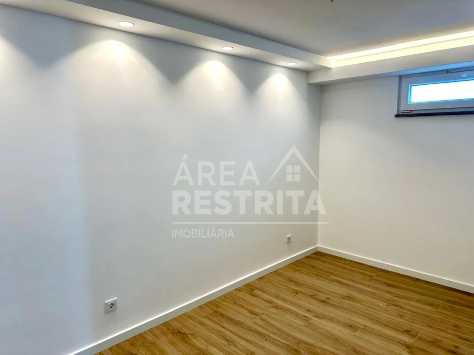 Moradia T4 para Venda em Charneca de Caparica e Sobreda Foto 29