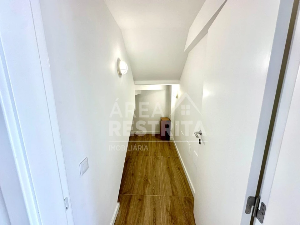 Moradia T4 para Venda em Charneca de Caparica e Sobreda Foto 33