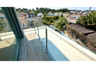 Moradia T4 para Venda em Charneca de Caparica e Sobreda