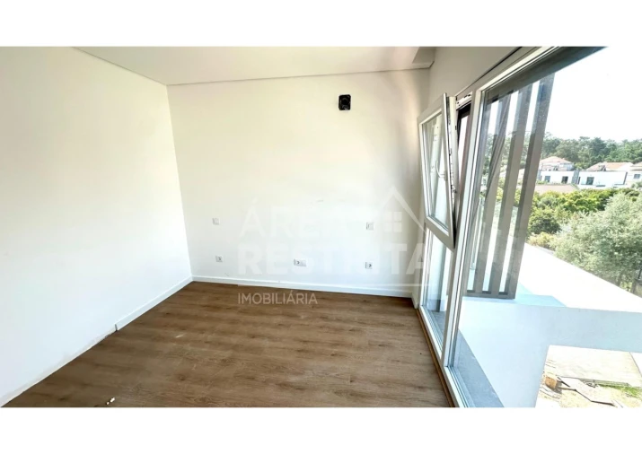 Moradia T4 para Venda em Charneca de Caparica e Sobreda Foto 32