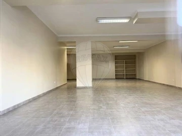 Loja para Arrendamento em Charneca de Caparica e Sobreda