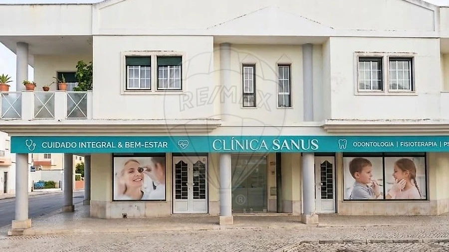 Loja para Arrendamento em Charneca de Caparica e Sobreda