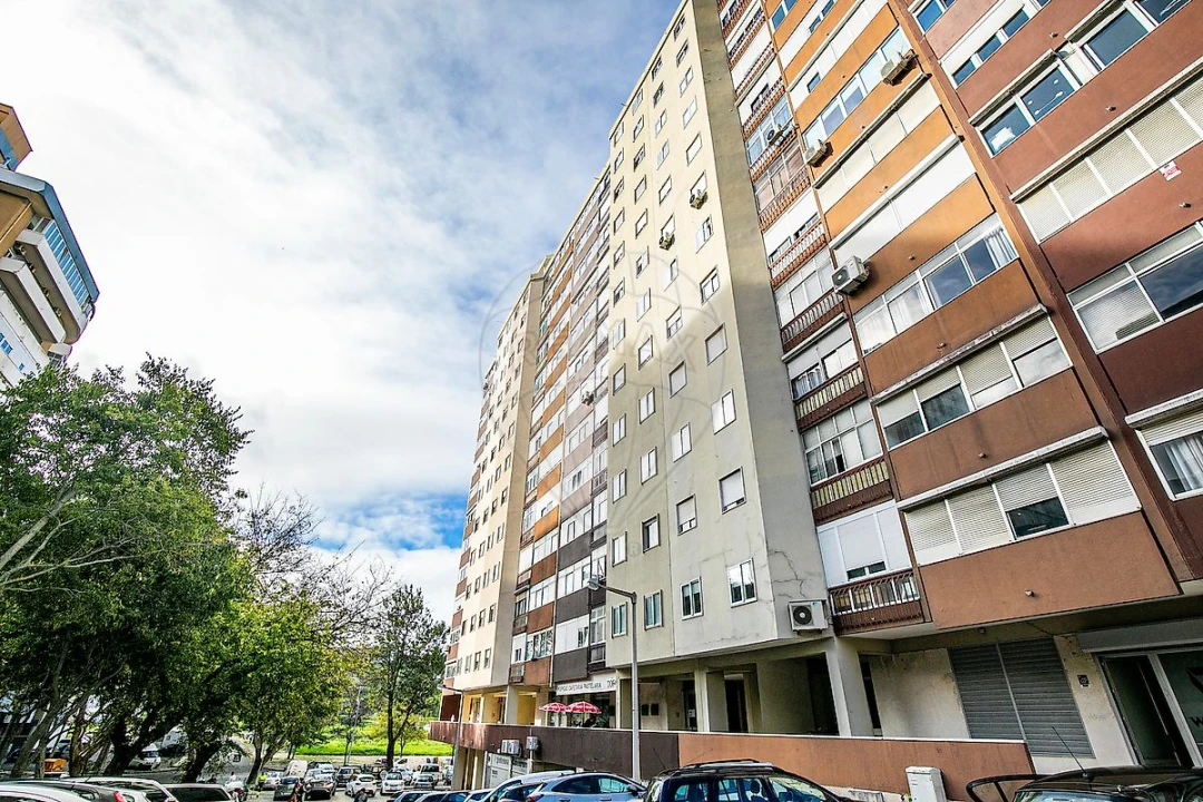 Apartamento T2 para Arrendamento em Lumiar Foto 9