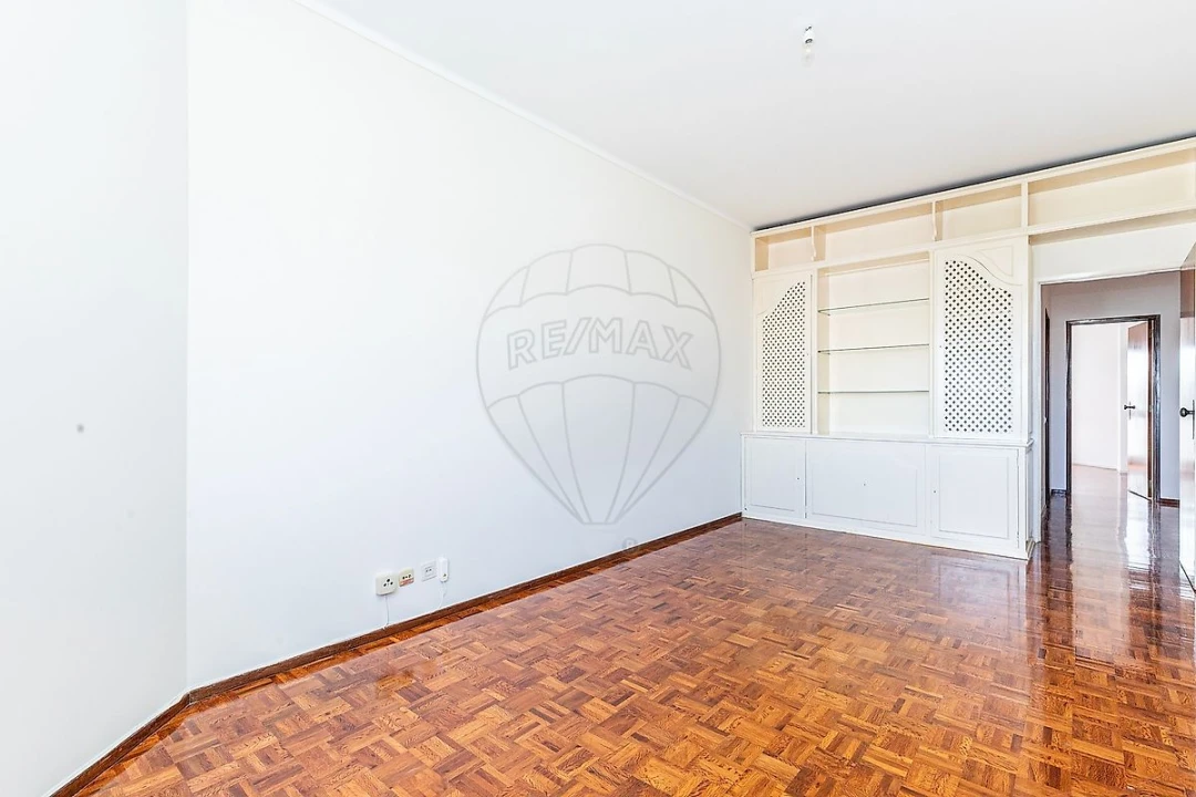 Apartamento T2 para Arrendamento em Lumiar Foto 14