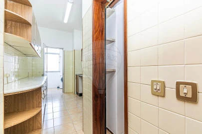 Apartamento T2 para Arrendamento em Lumiar