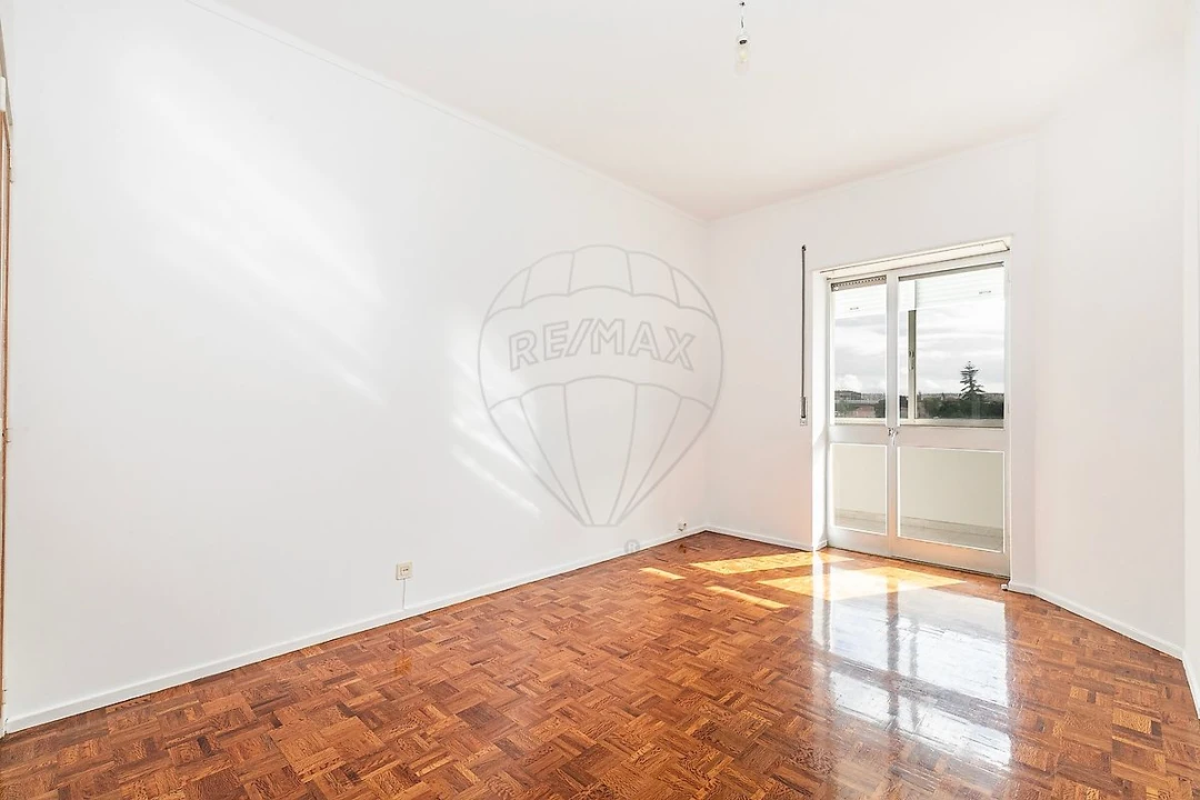 Apartamento T2 para Arrendamento em Lumiar Foto 12