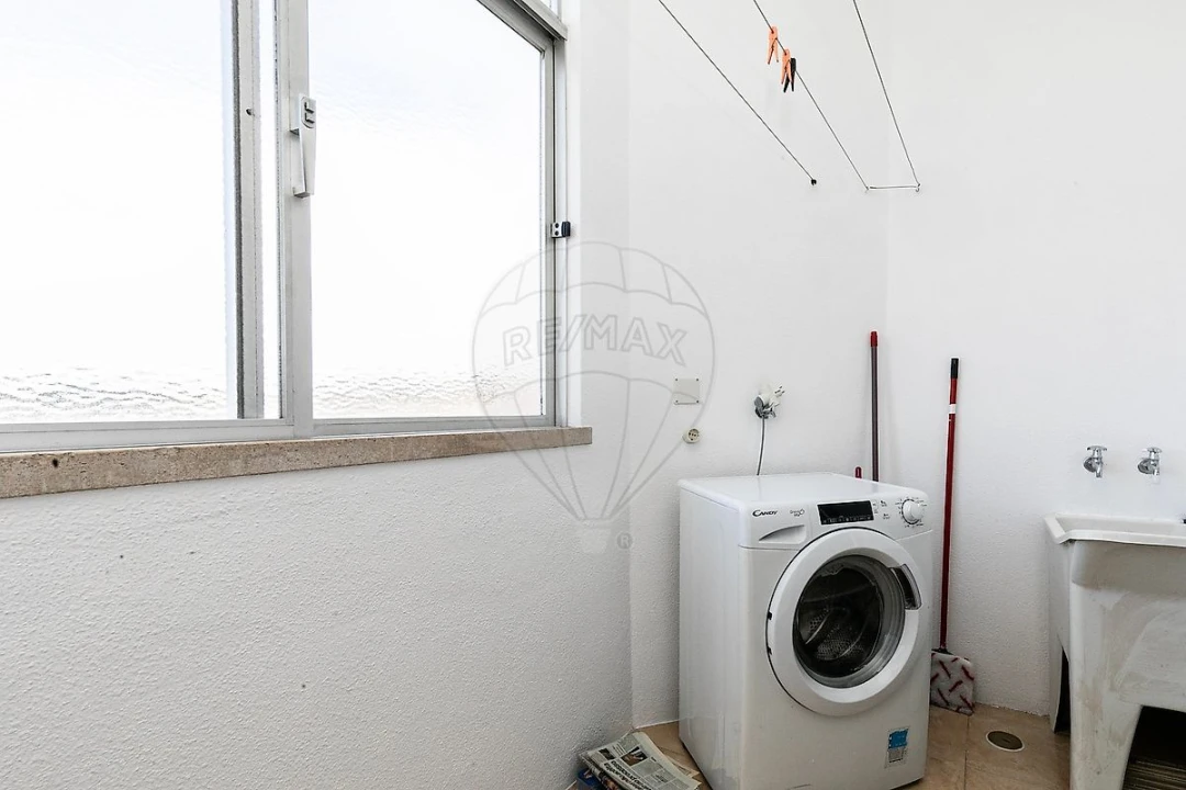 Apartamento T2 para Arrendamento em Lumiar Foto 7